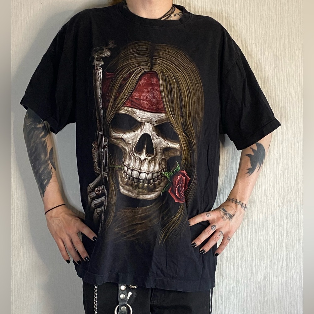 2 FOR $28 | Vintage 90s Black Skull Graphic Grunge Men's T-Shirt